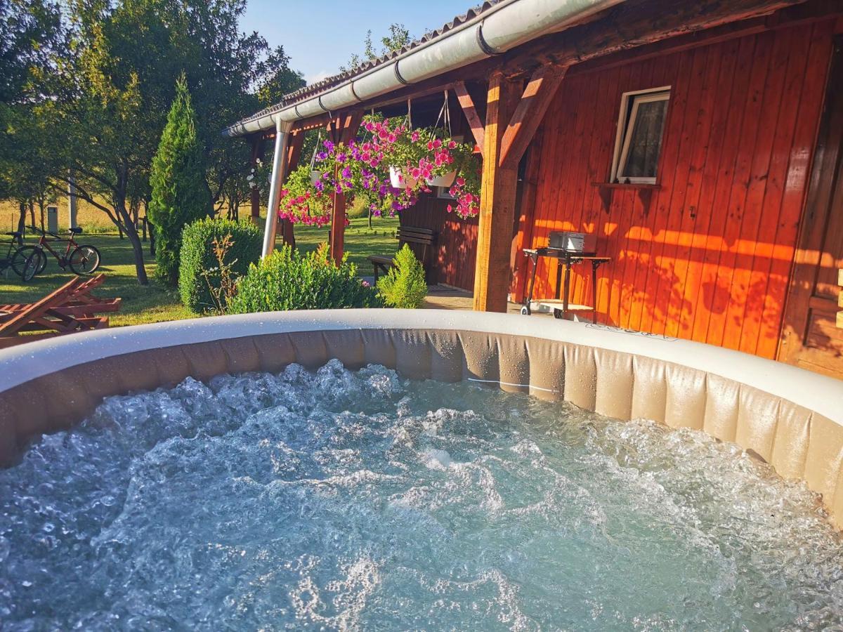 Holiday Home La Sierra Korenica Eksteriør bilde